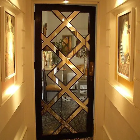 Oda ve Kahvaltı Parco Lambro 2*